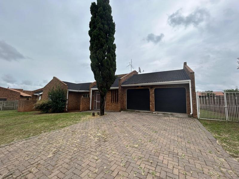 4 Bedroom Property for Sale in Vaalpark Free State